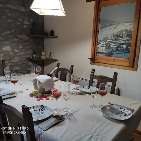 Holiday home Cal Pauleta